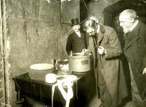 Photographie officielle de la cérémonie d'enfouissement de 1907 (c) BNF